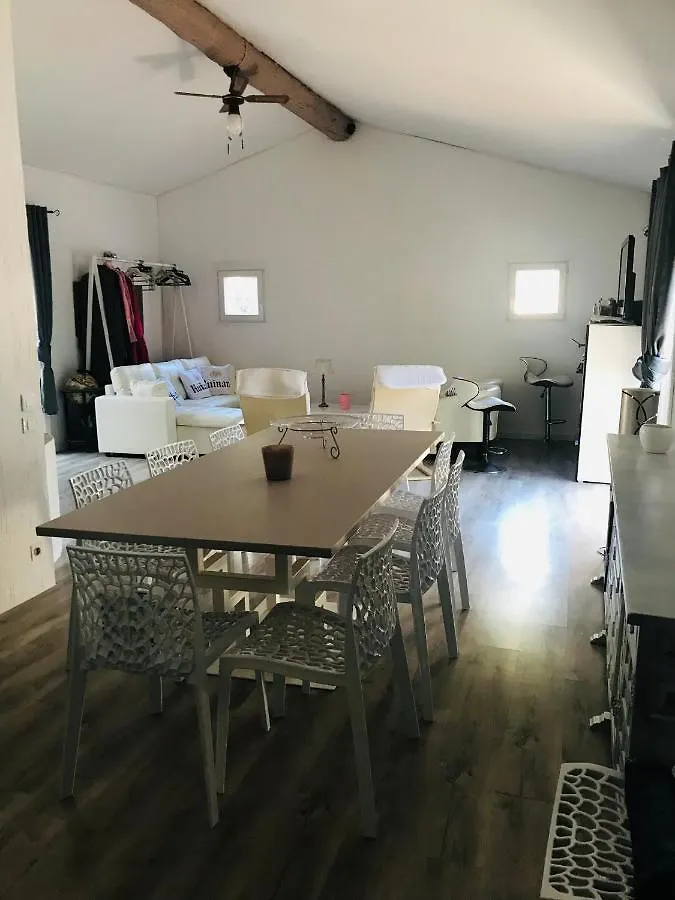 Chambres D'Hotes Les Oliviers - Marignane Bed & Breakfast